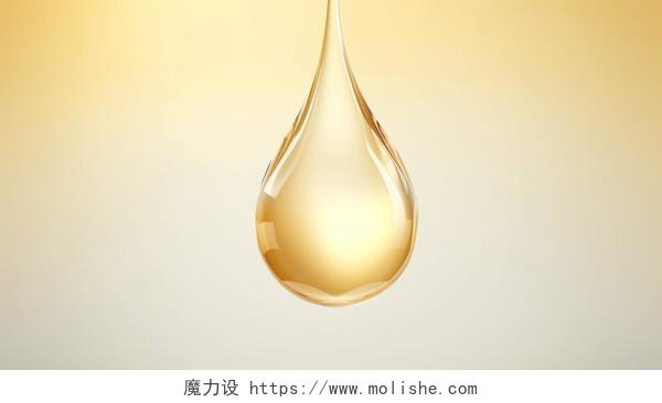 完整的一颗水滴金色水滴世界水日水滴掉落美容护肤概念